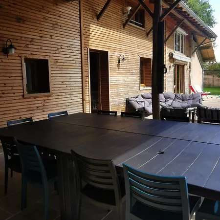 Longere Bressane. Holiday home Domsure